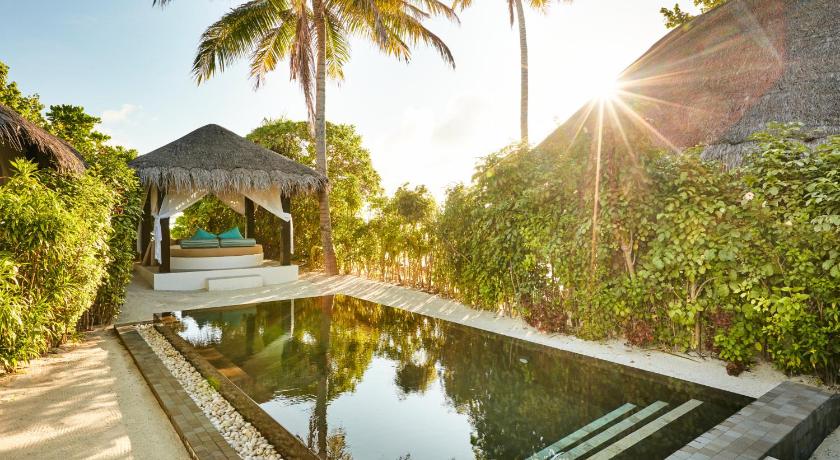 Sun Siyam Iru Fushi private pool villa Maldives
